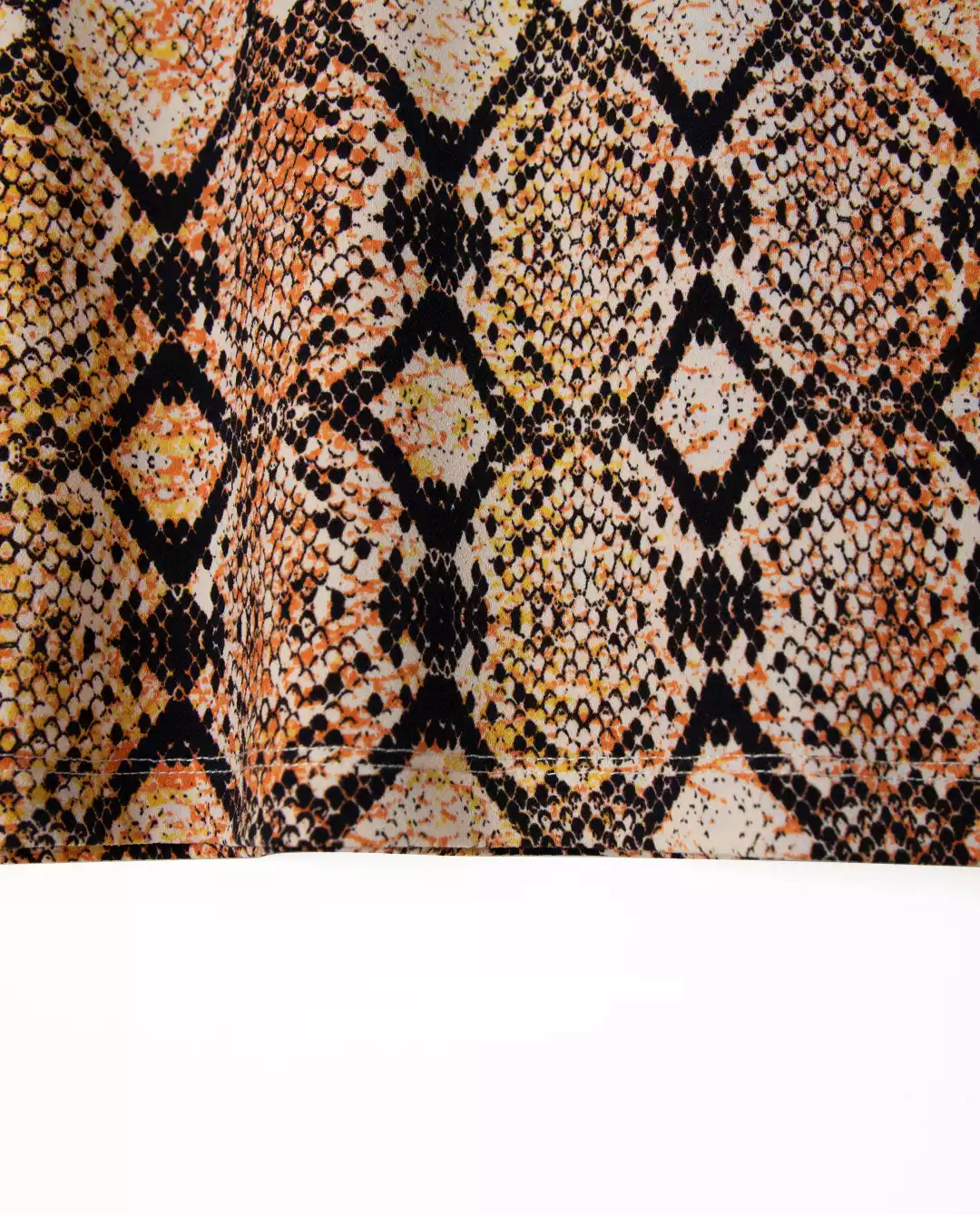 تی‌شرت زنانه