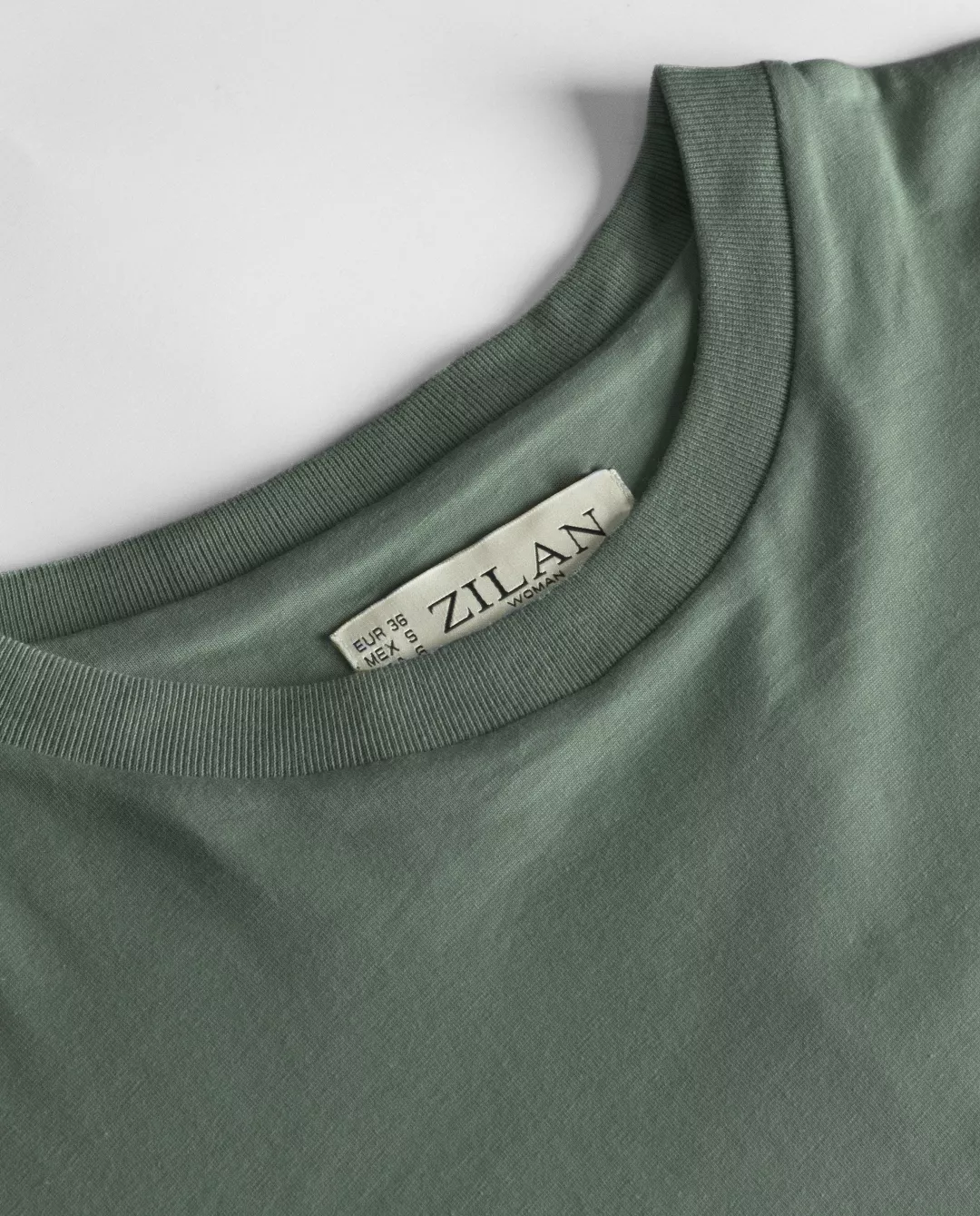 تی‌شرت زنانه