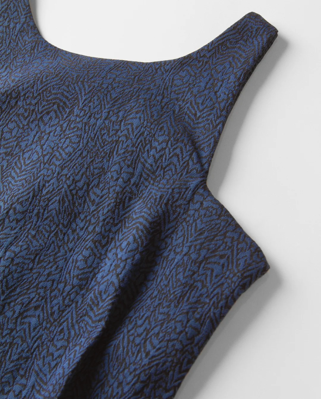 نیم‌تنه زنانه