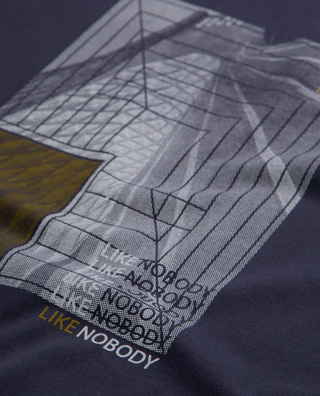 تی‌شرت زنانه