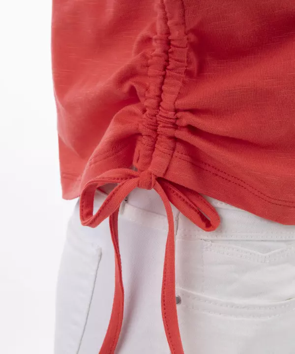 تی‌شرت زنانه