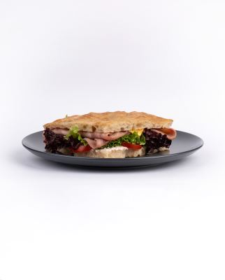 فوکاچیا مخلوط ژامبون گوشت و مرغ